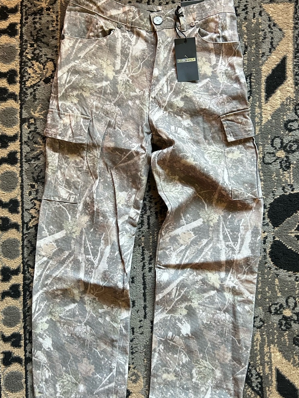 Rock Salt Baggy Camo Cargo Pants NWT